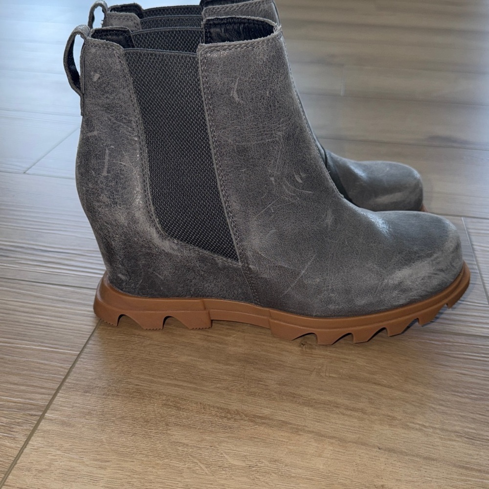 Sorel Gray Suede Wedge Chelsea Boot with Brown Lug Sole